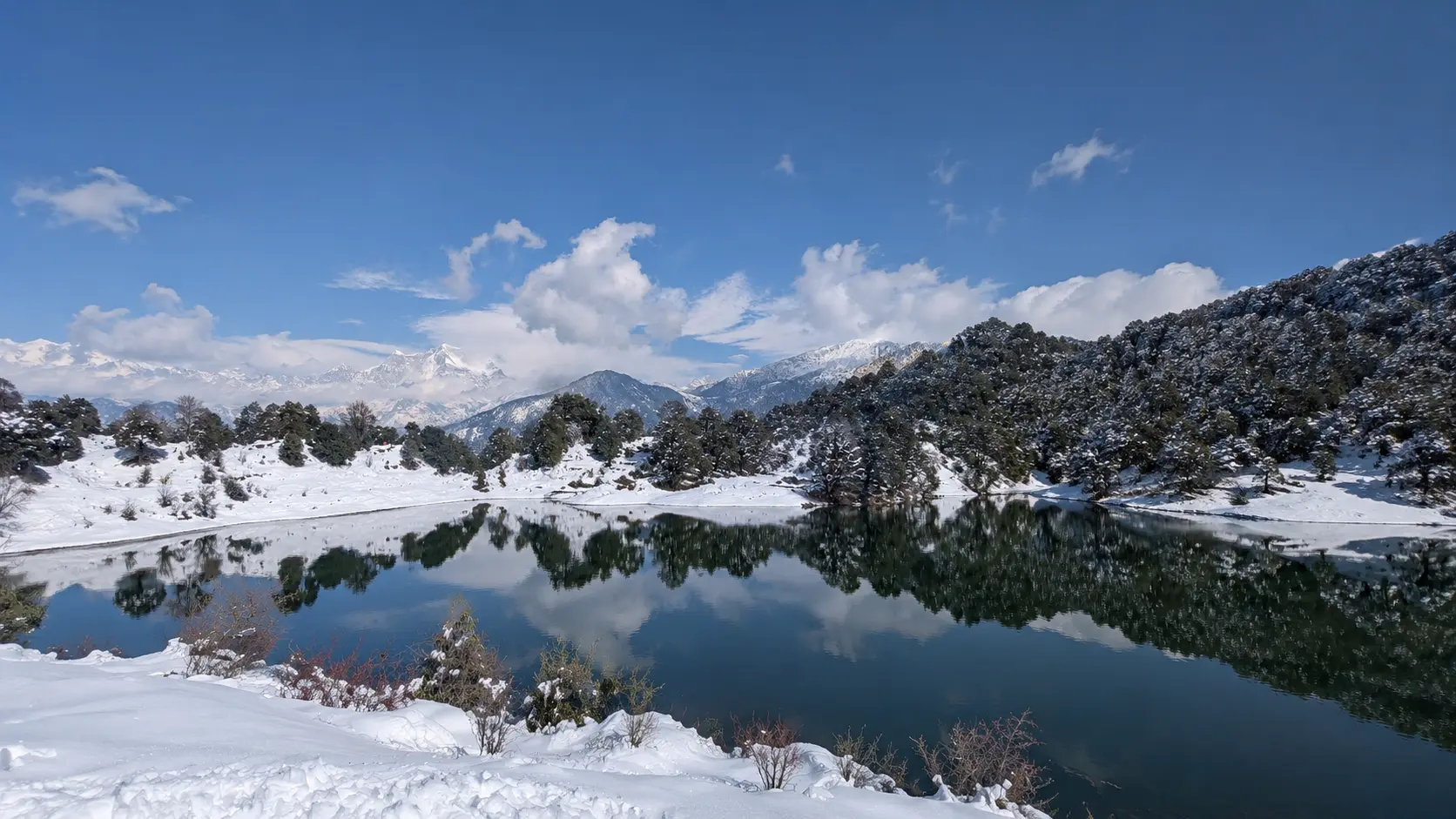 Deoria Tal Trek in Uttarakhand